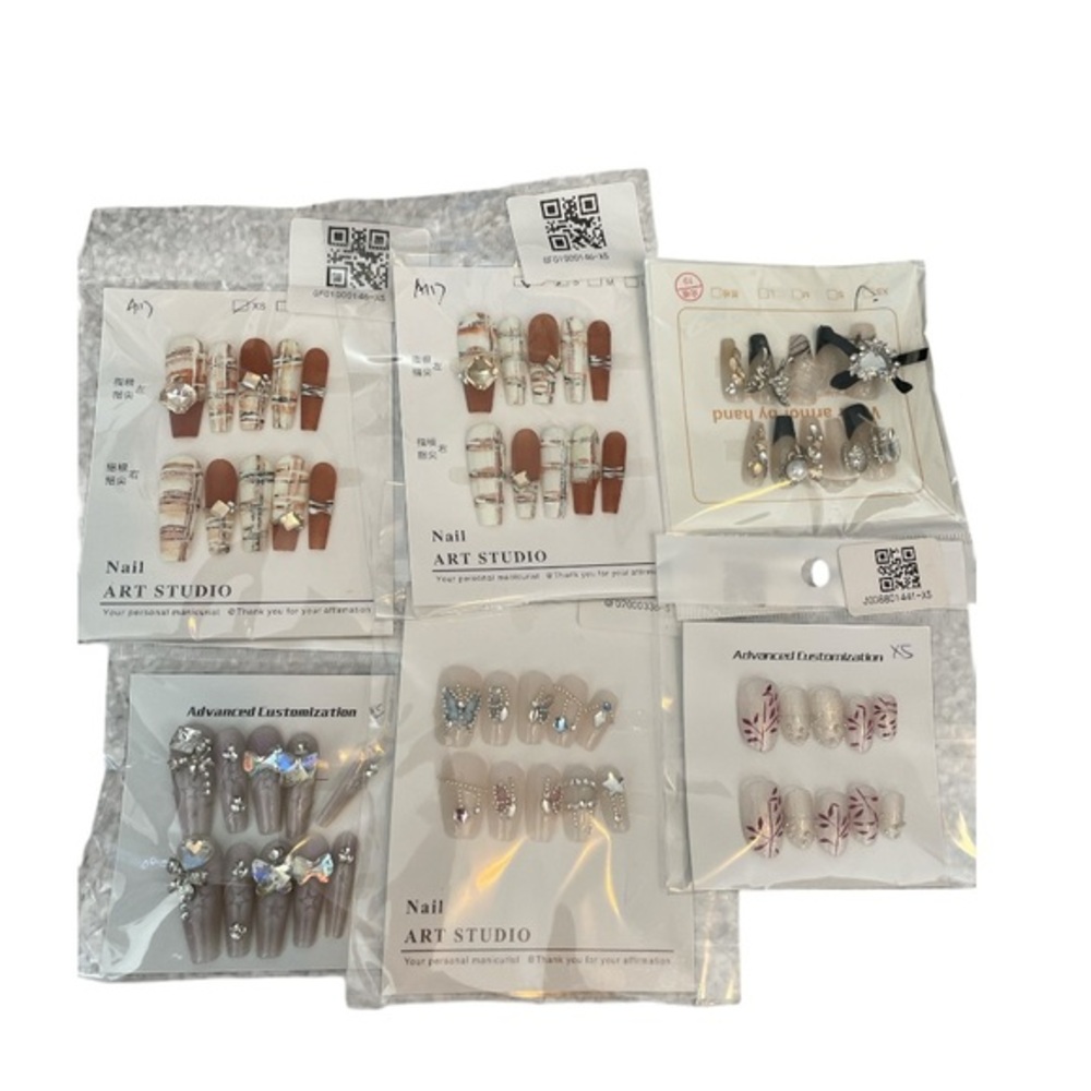 Stylish Press On Nail with Rhinestones Set of 6